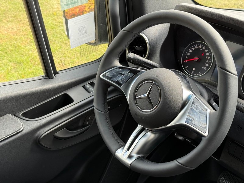 Mercedes-Benz Sprinter Van Vehicle Image 9