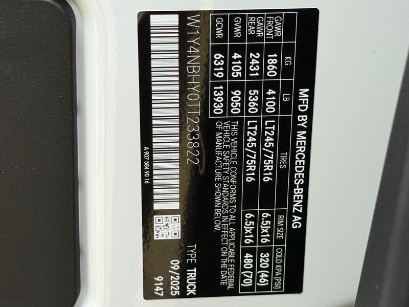 Mercedes-Benz Sprinter Van Vehicle Image 18