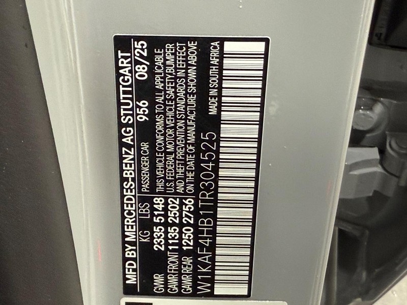 Mercedes-Benz C-Class Vehicle Image 17