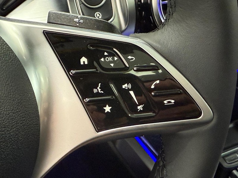 Mercedes-Benz GLB Vehicle Image 11