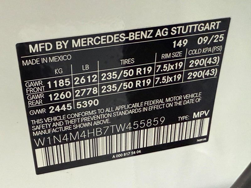 Mercedes-Benz GLB Vehicle Image 16