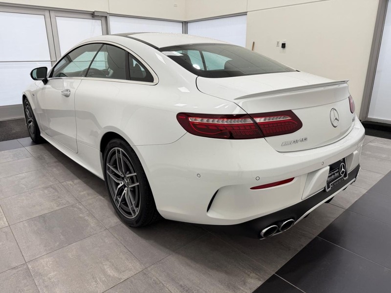 Mercedes-Benz E-Class Vehicle Image 4