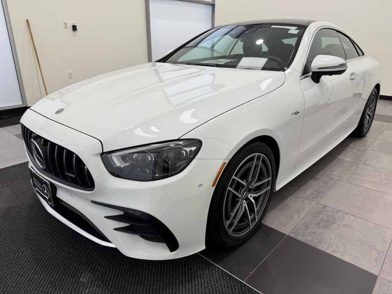 Mercedes-Benz E-Class Vehicle Image 6