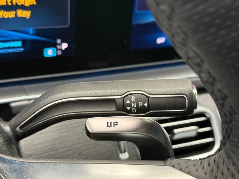 Mercedes-Benz GLE Vehicle Image 13