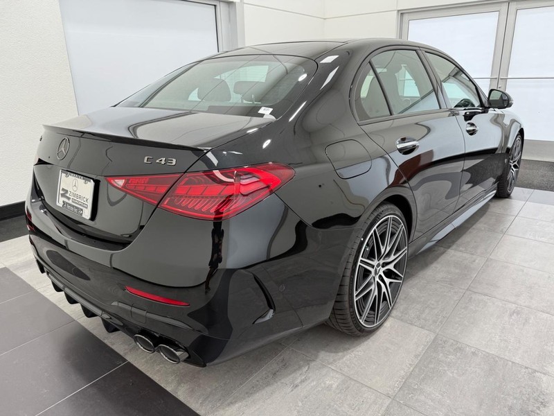 Mercedes-Benz C-Class Vehicle Image 2