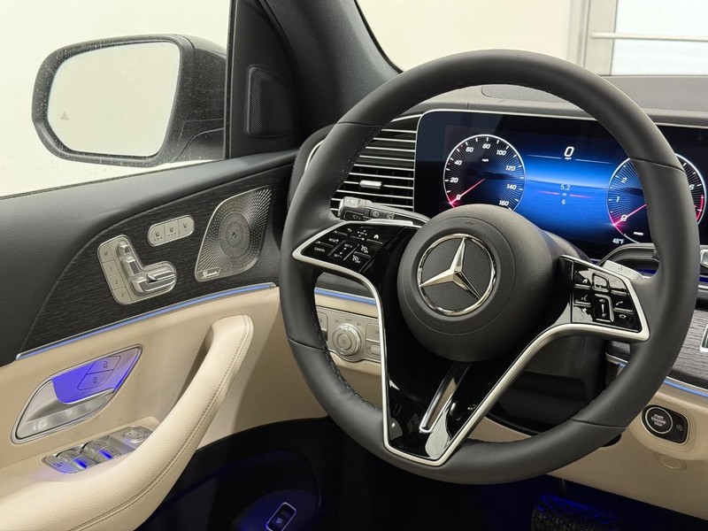 Mercedes-Benz GLE Vehicle Image 7