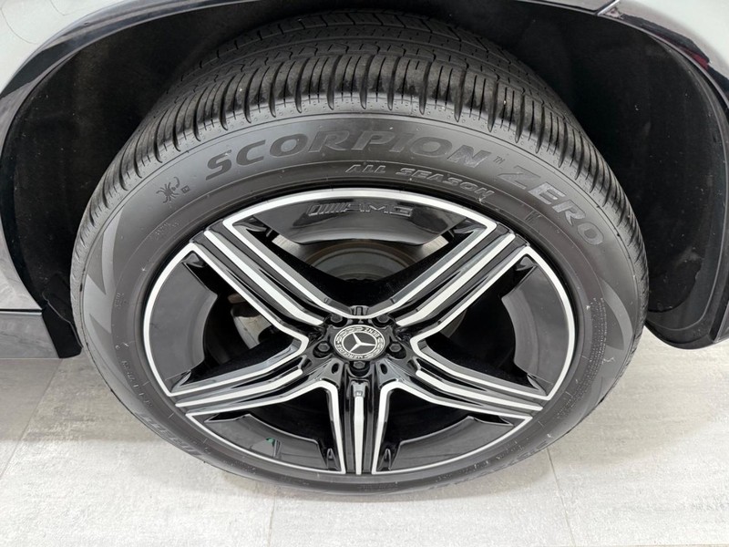 Mercedes-Benz GLE Vehicle Image 5