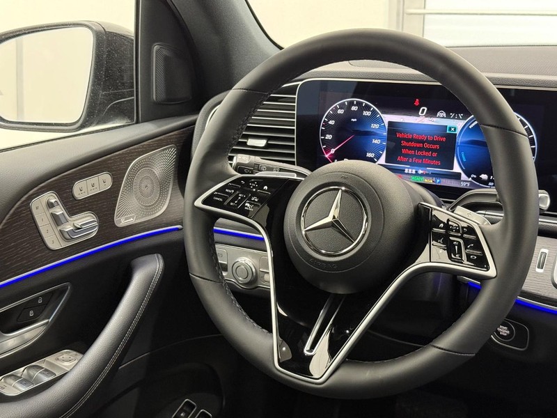 Mercedes-Benz GLE Vehicle Image 11