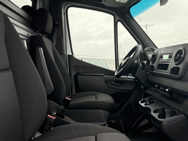 Mercedes-Benz Sprinter Cargo Van Vehicle Image 5