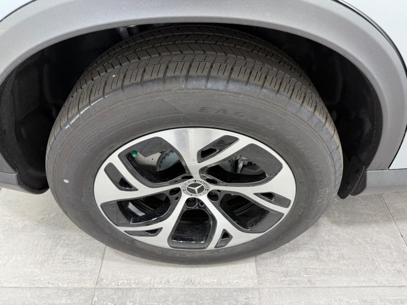 Mercedes-Benz GLC Vehicle Image 3