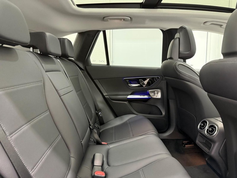 Mercedes-Benz GLC Vehicle Image 5