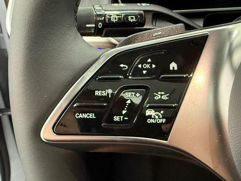 Mercedes-Benz GLC Vehicle Image 11