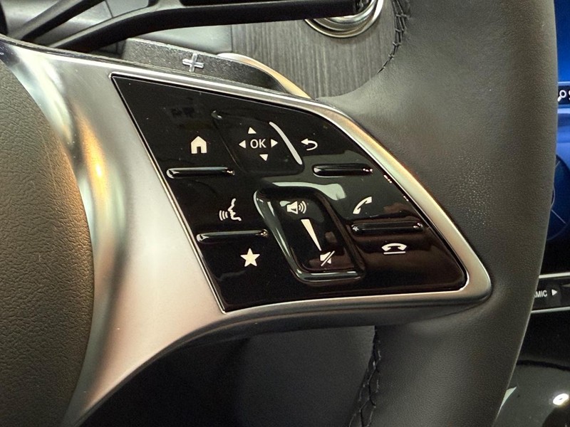 Mercedes-Benz GLC Vehicle Image 12