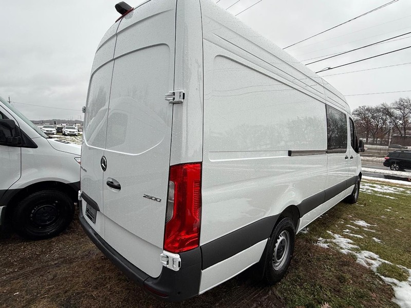 Mercedes-Benz Sprinter Van Vehicle Image 3