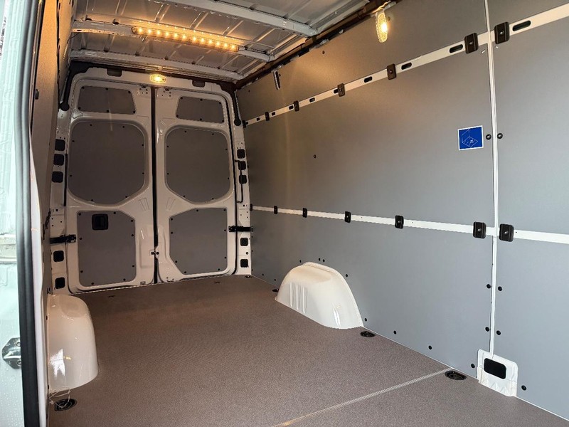 Mercedes-Benz Sprinter Van Vehicle Image 5