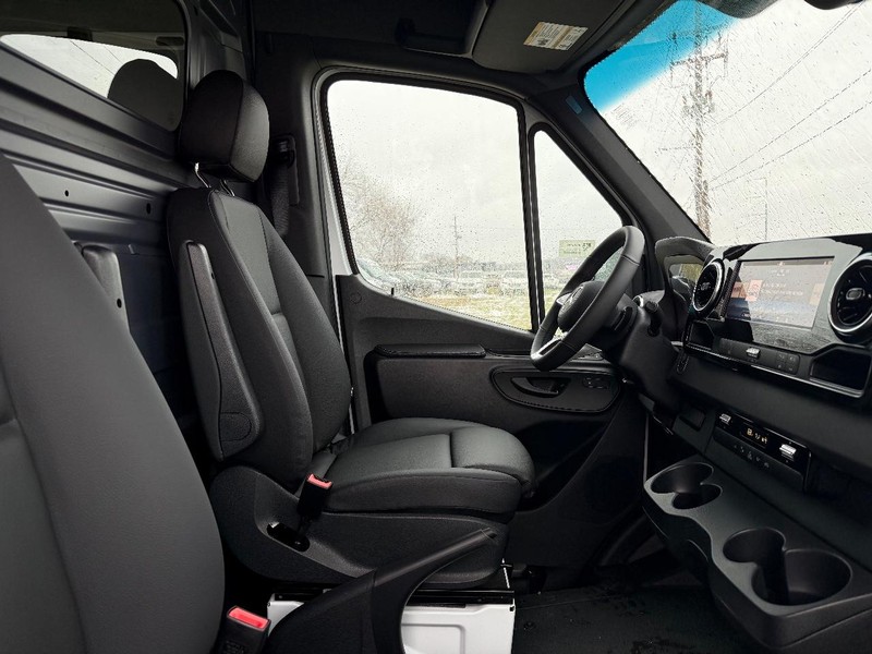 Mercedes-Benz Sprinter Van Vehicle Image 6