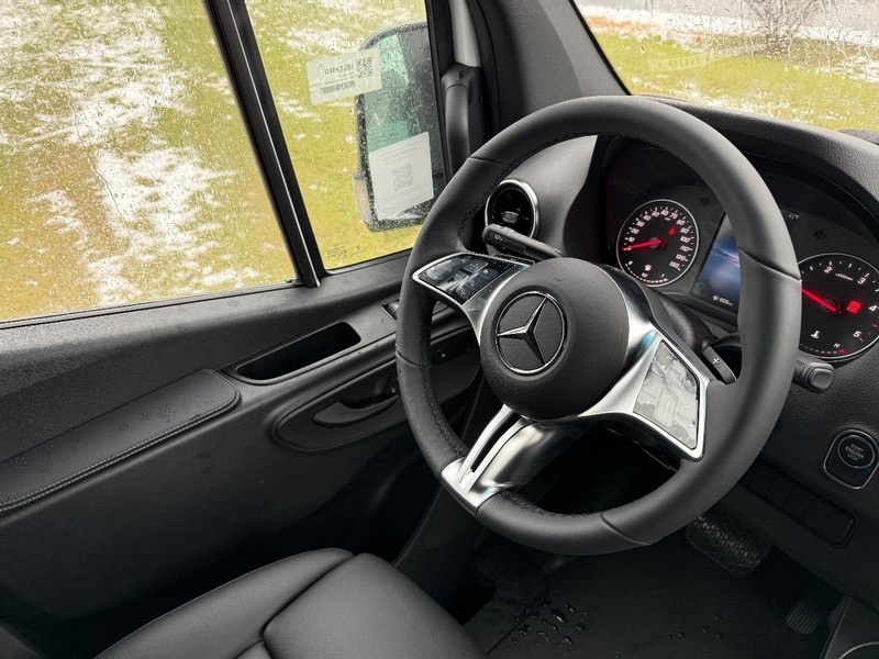 Mercedes-Benz Sprinter Van Vehicle Image 9