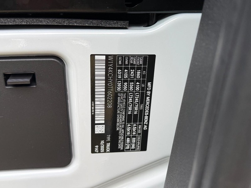 Mercedes-Benz Sprinter Van Vehicle Image 18