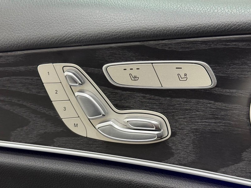 Mercedes-Benz E-Class Vehicle Image 13