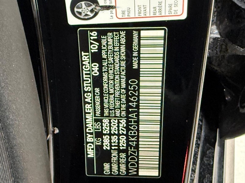 Mercedes-Benz E-Class Vehicle Image 20