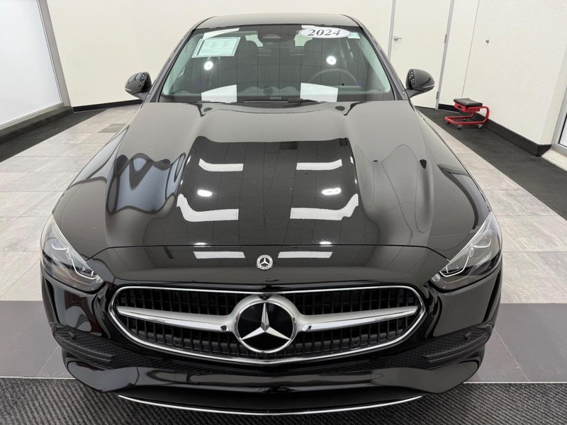 Mercedes-Benz C-Class Vehicle Image 7