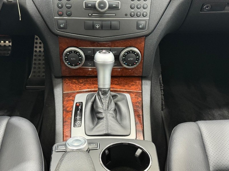 Mercedes-Benz C-Class Vehicle Image 11