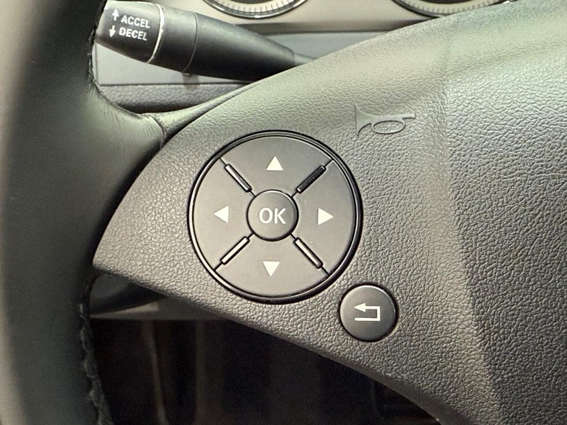 Mercedes-Benz C-Class Vehicle Image 15