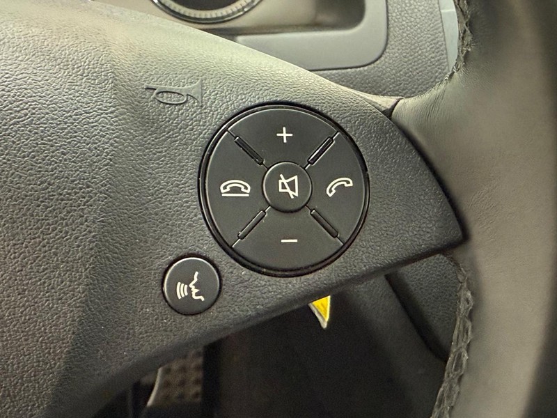 Mercedes-Benz C-Class Vehicle Image 16