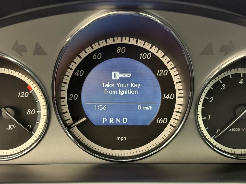 Mercedes-Benz C-Class Vehicle Image 17