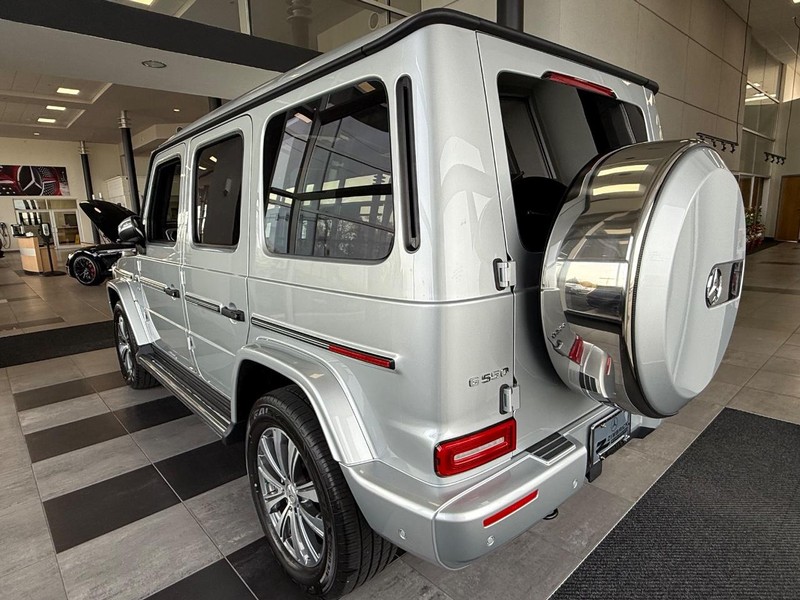 Mercedes-Benz G-Class Vehicle Image 4