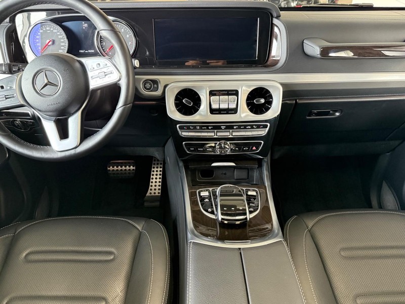 Mercedes-Benz G-Class Vehicle Image 9