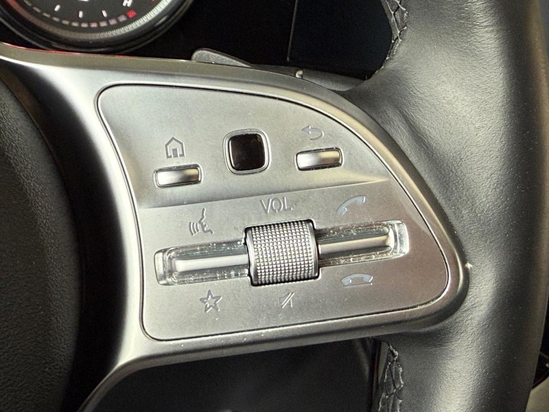 Mercedes-Benz G-Class Vehicle Image 15