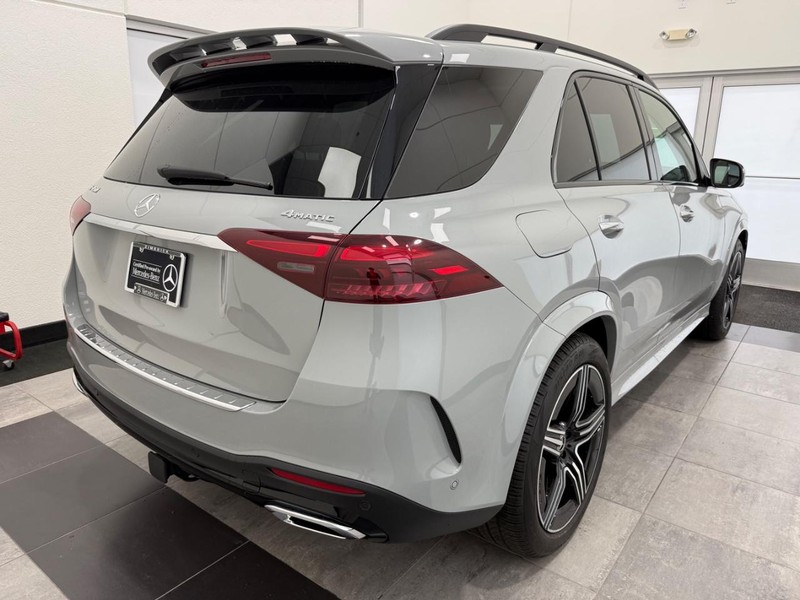 Mercedes-Benz GLE Vehicle Image 2