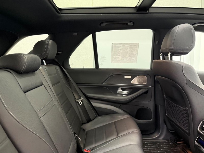 Mercedes-Benz GLE Vehicle Image 4