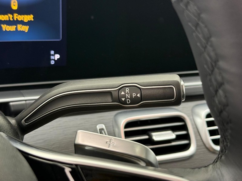 Mercedes-Benz GLE Vehicle Image 12