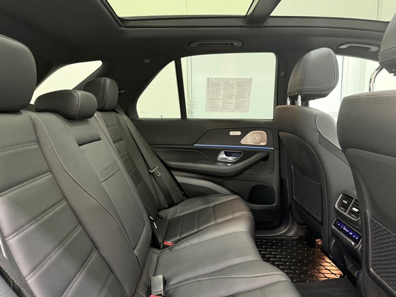 Mercedes-Benz GLE Vehicle Image 4