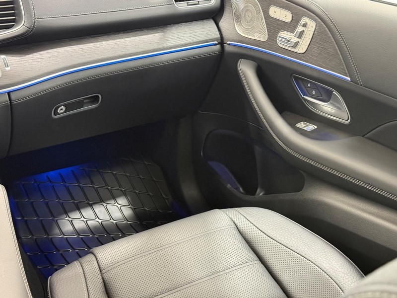 Mercedes-Benz GLE Vehicle Image 8