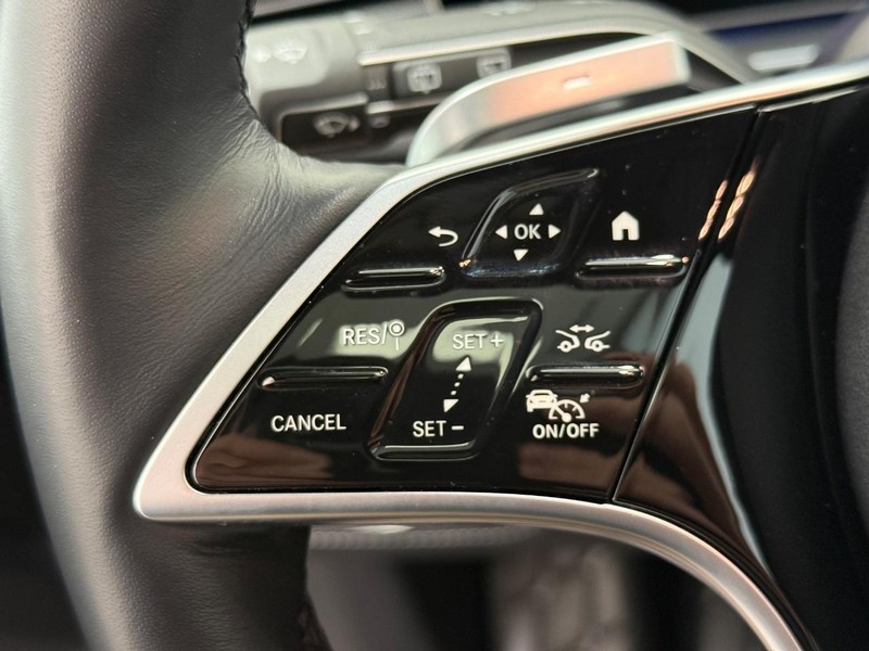 Mercedes-Benz GLE Vehicle Image 10