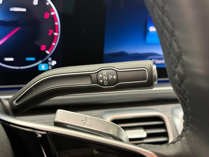 Mercedes-Benz GLE Vehicle Image 12