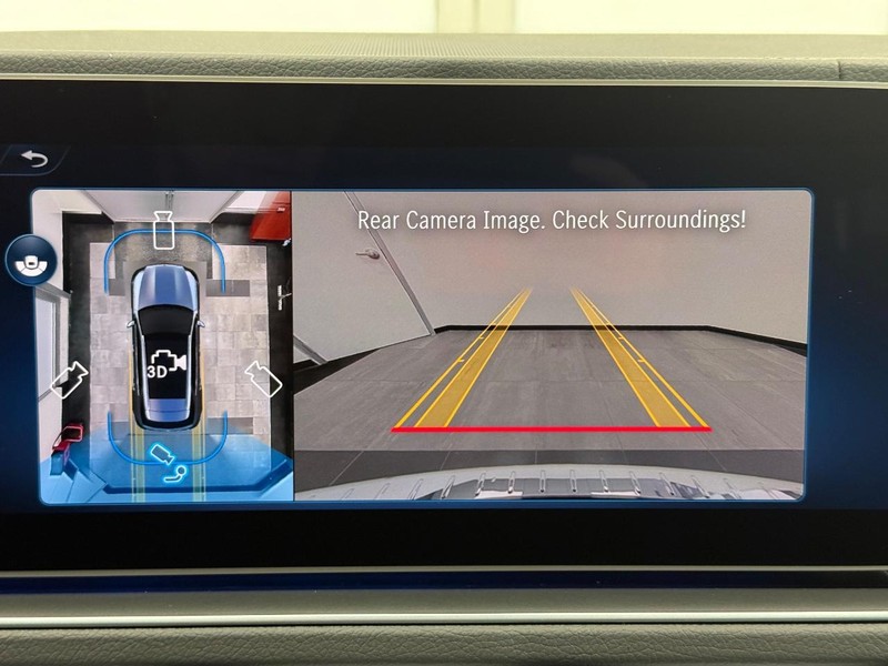 Mercedes-Benz GLE Vehicle Image 14