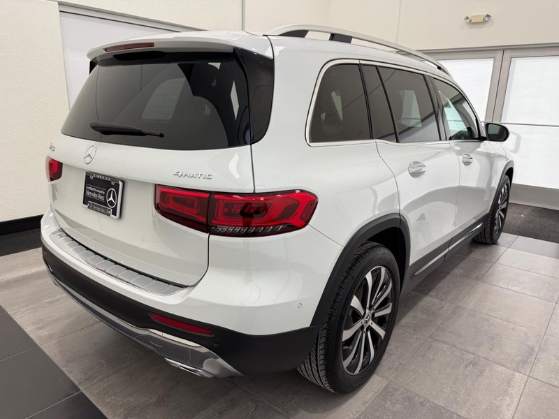 Mercedes-Benz GLB Vehicle Image 2