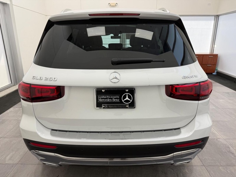 Mercedes-Benz GLB Vehicle Image 3