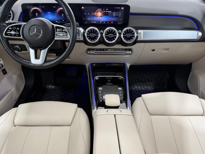 Mercedes-Benz GLB Vehicle Image 9