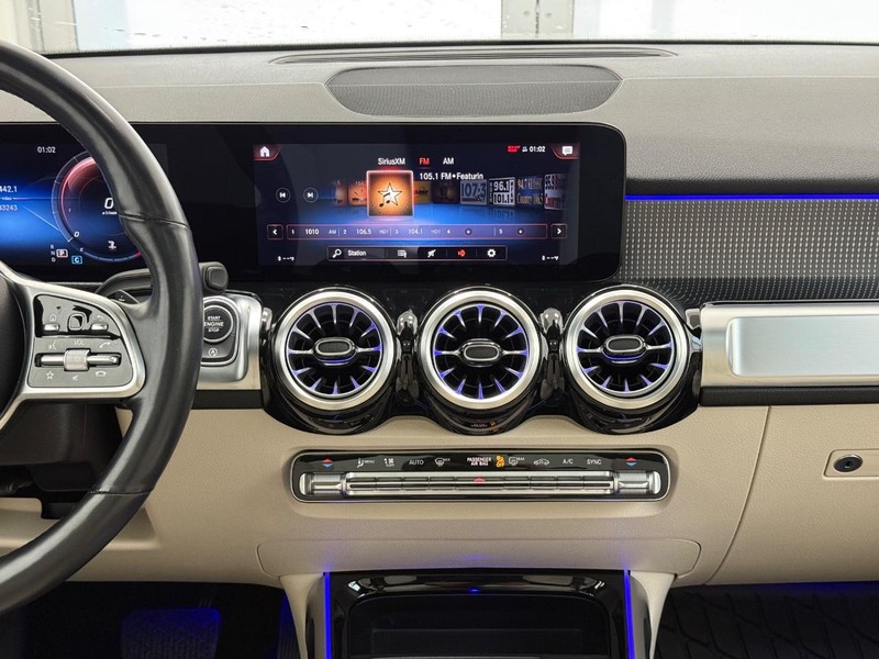 Mercedes-Benz GLB Vehicle Image 10