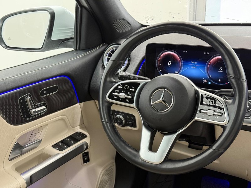 Mercedes-Benz GLB Vehicle Image 11