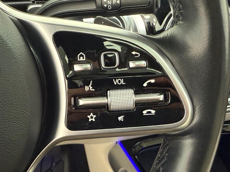 Mercedes-Benz GLB Vehicle Image 15