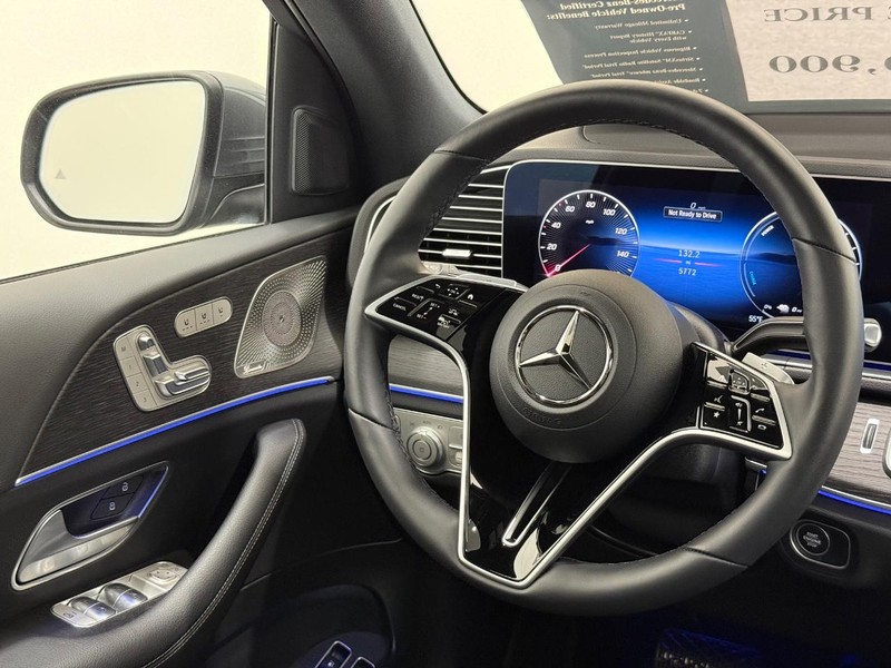 Mercedes-Benz GLE Vehicle Image 11