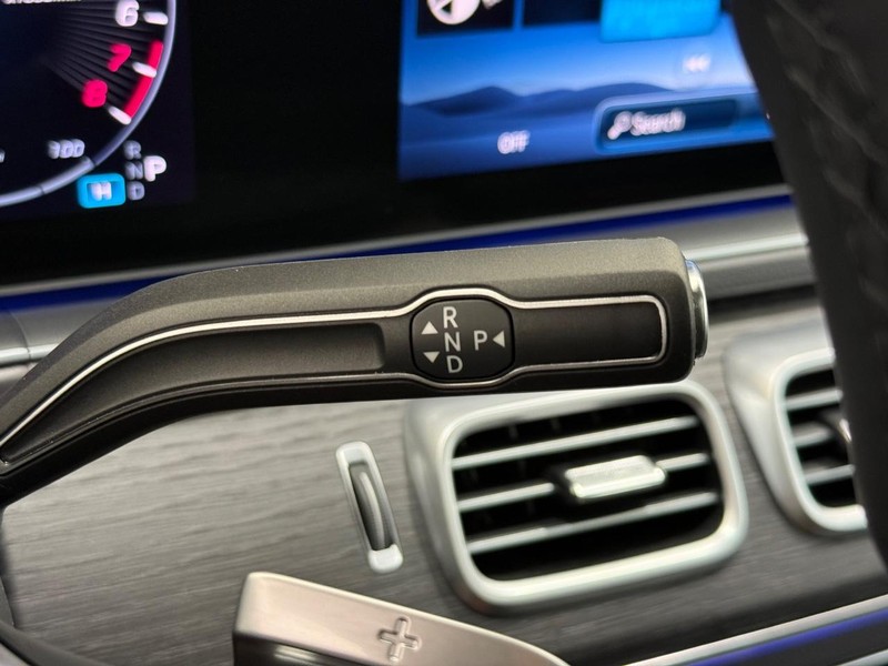 Mercedes-Benz GLE Vehicle Image 16