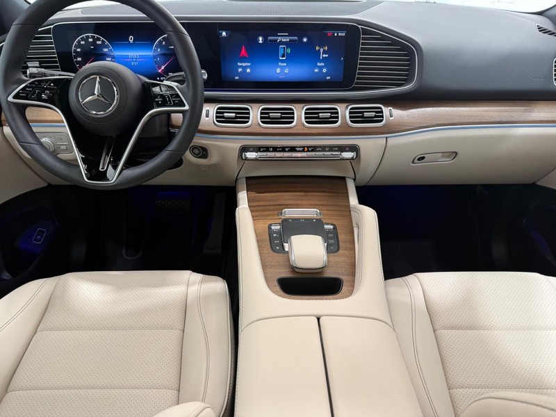 Mercedes-Benz GLE Vehicle Image 9