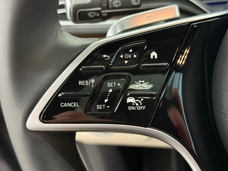 Mercedes-Benz GLE Vehicle Image 14